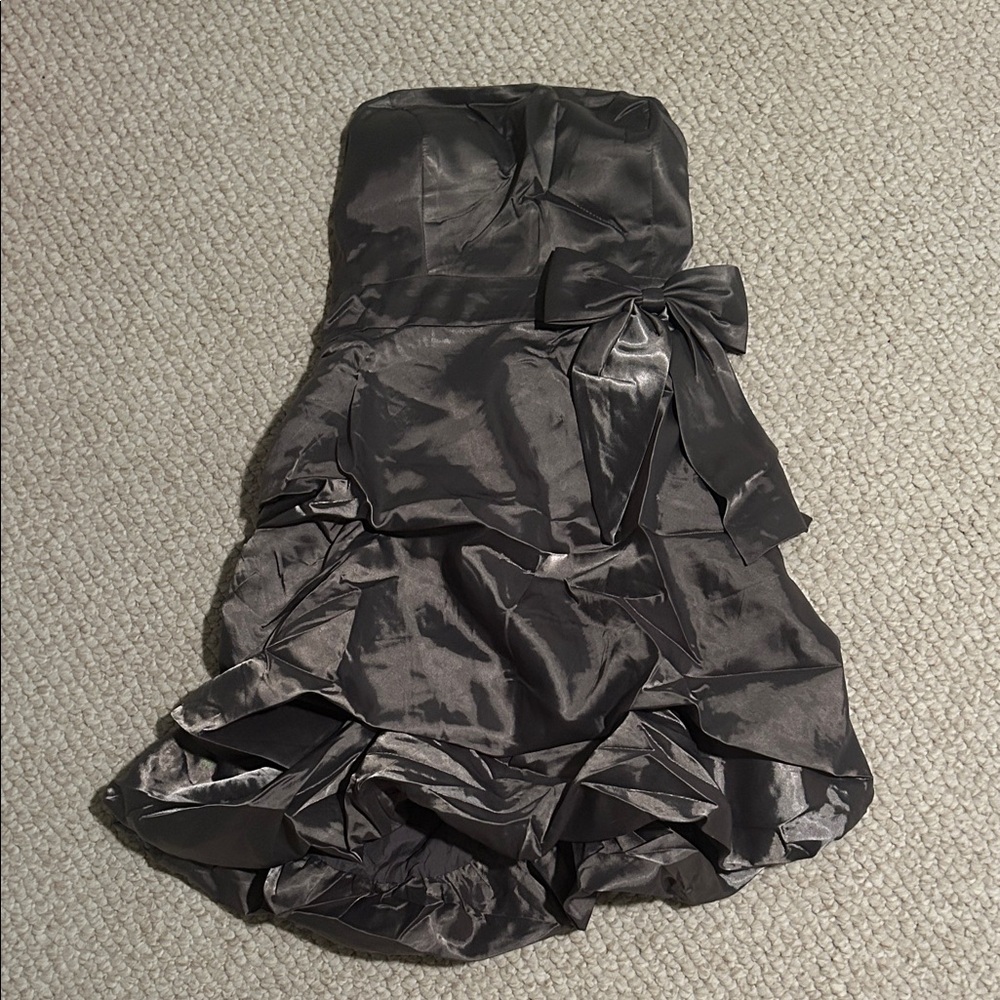 Elegant Strapless Metallic Dress